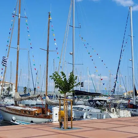 Port Superbe T3 Climatise Proche Et Commerces